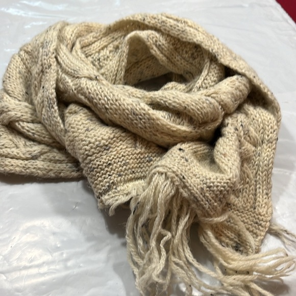 AranCrafts Ireland SCARF BEIGE CABLE KNIT WOOL Speckled Chunky FRINGE 60”long OS - Picture 9 of 9